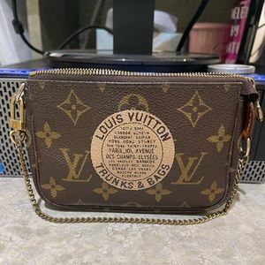 Limited edition mini pochette Louis Vuitton